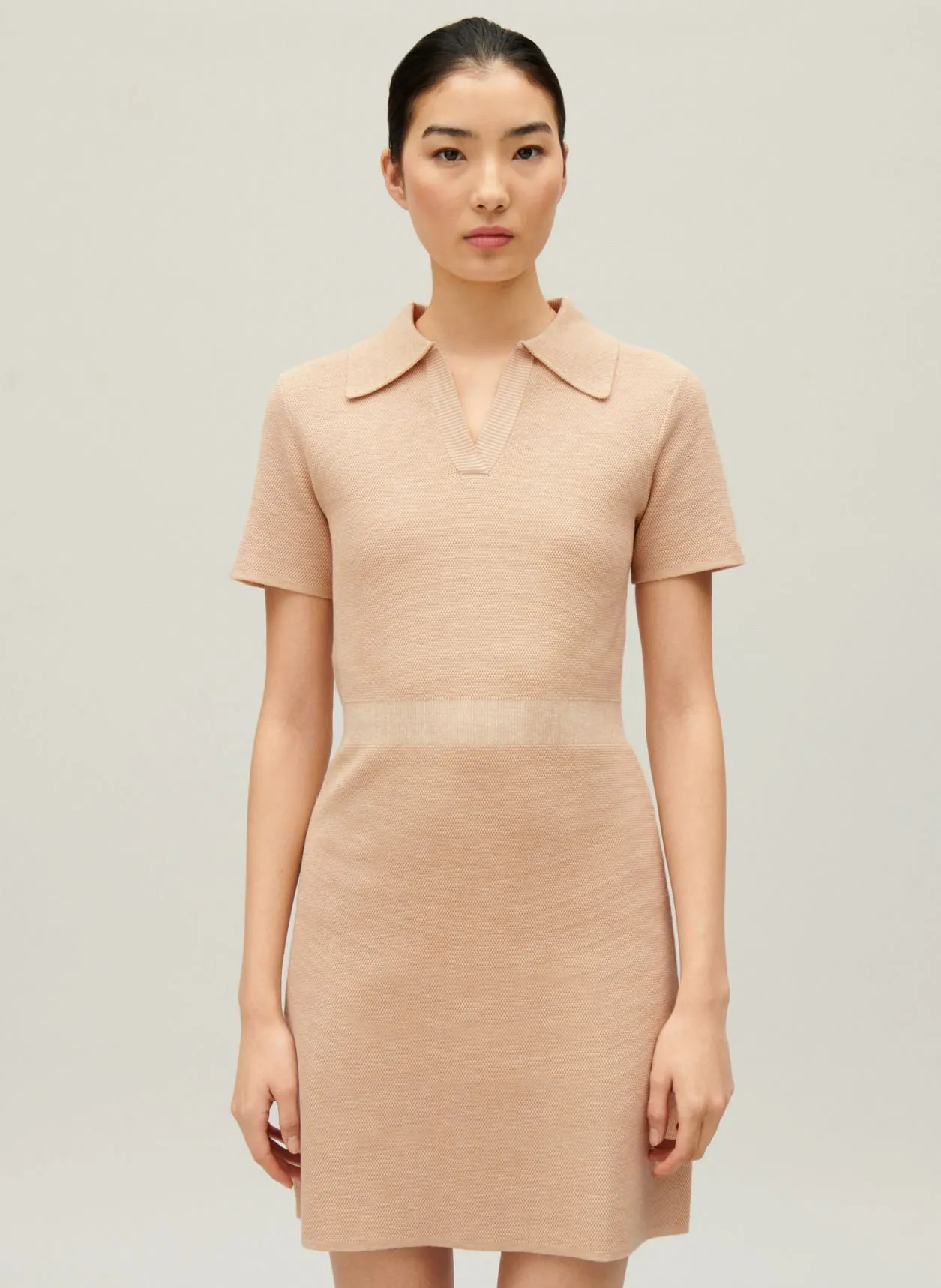CLAUDIE PIERLOT  Robe courte col polo en maille - Beige