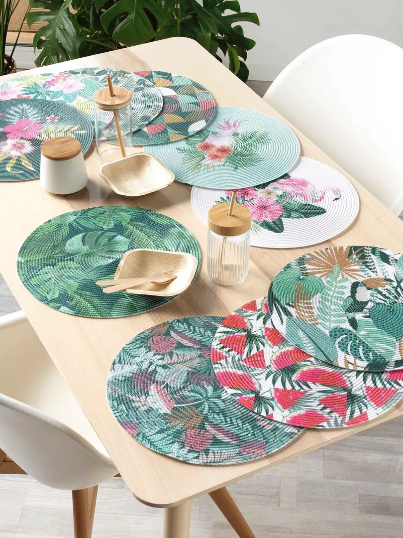 Round Pink Flamingo Table Setting - Pink