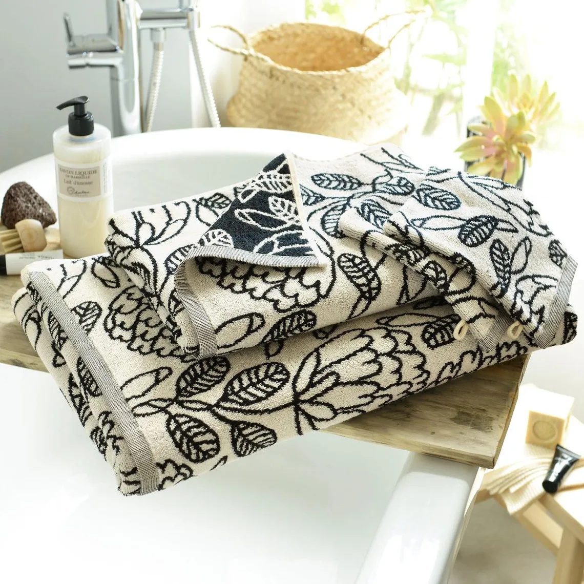 Serviette de toilette imprimée coton blanche VELMA  | 3 Suisses